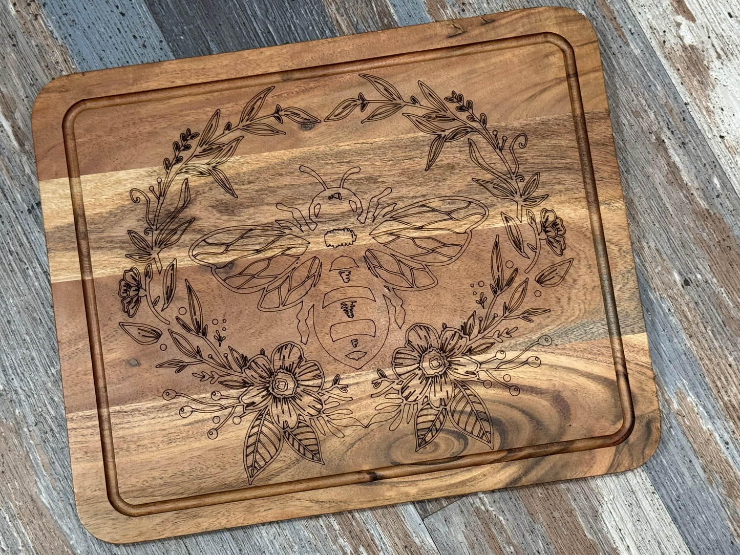 Bee Wood Cutting Board
