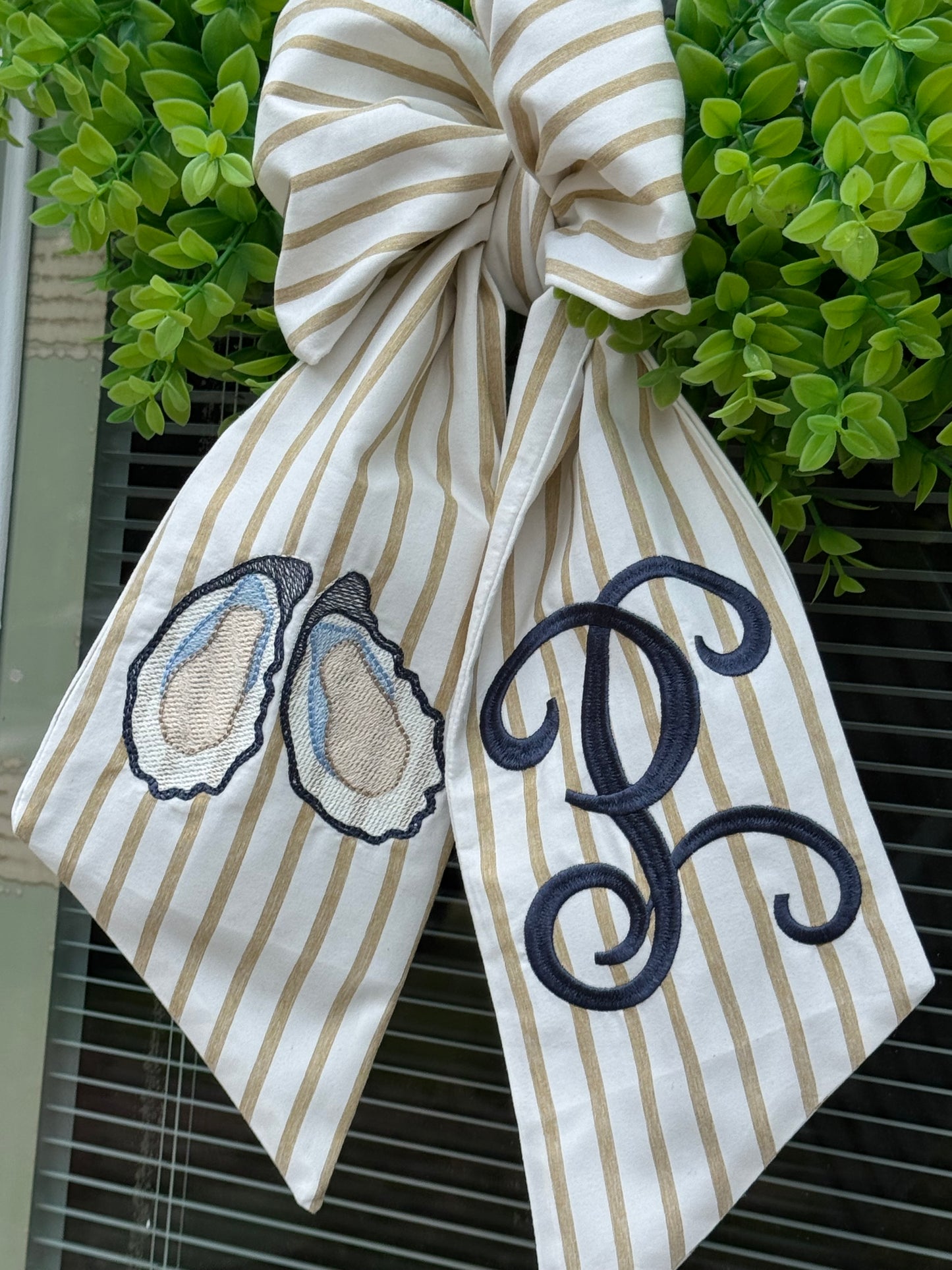Oyster Wreath Door Sash
